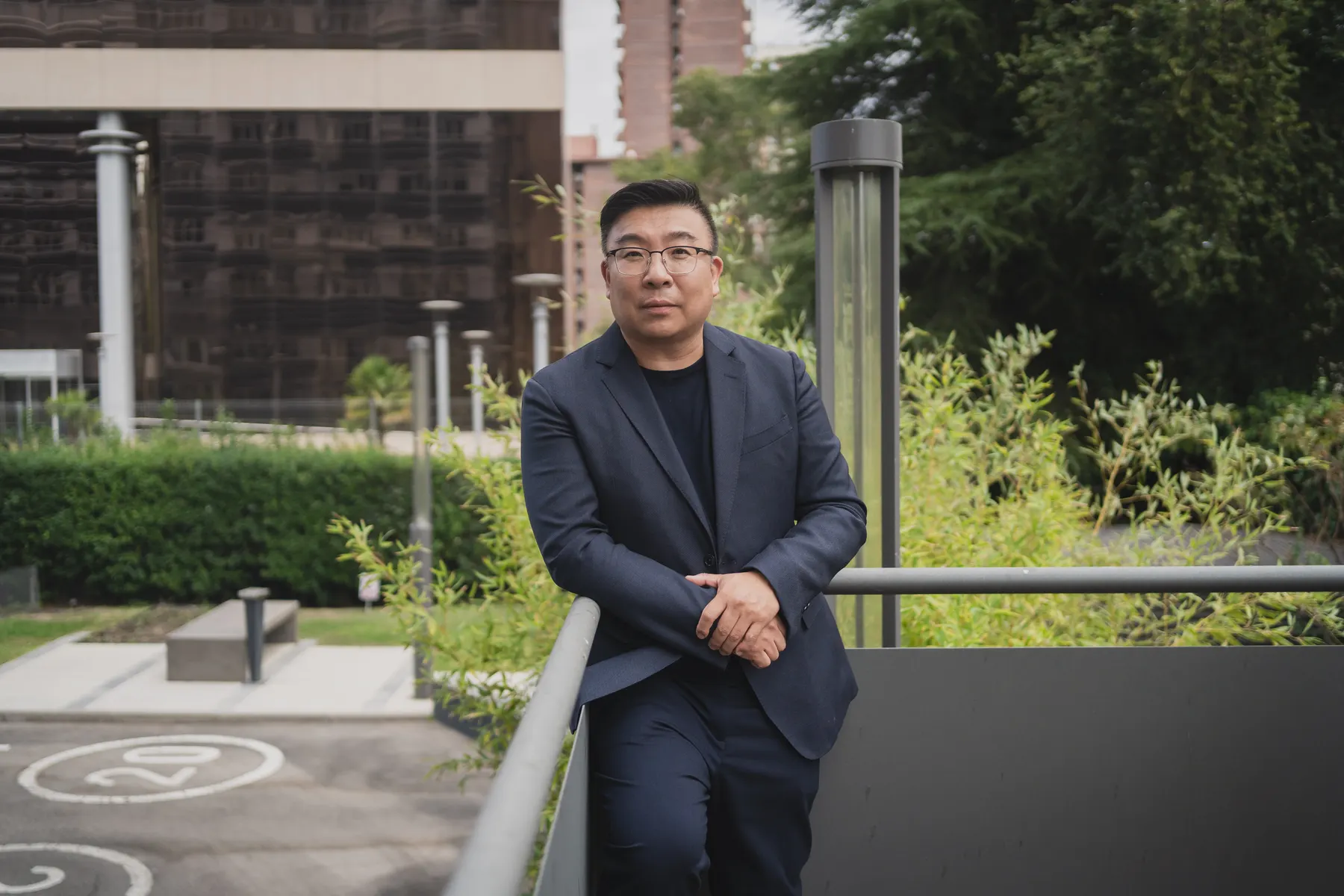 Antonio Liu Yang al aire libre